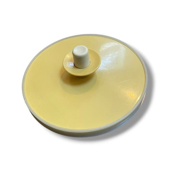Tupperware Replacement Push Button Lid 802 for 2 Qt Pitcher 800 1575 1676 5.25"D - Picture 3 of 11